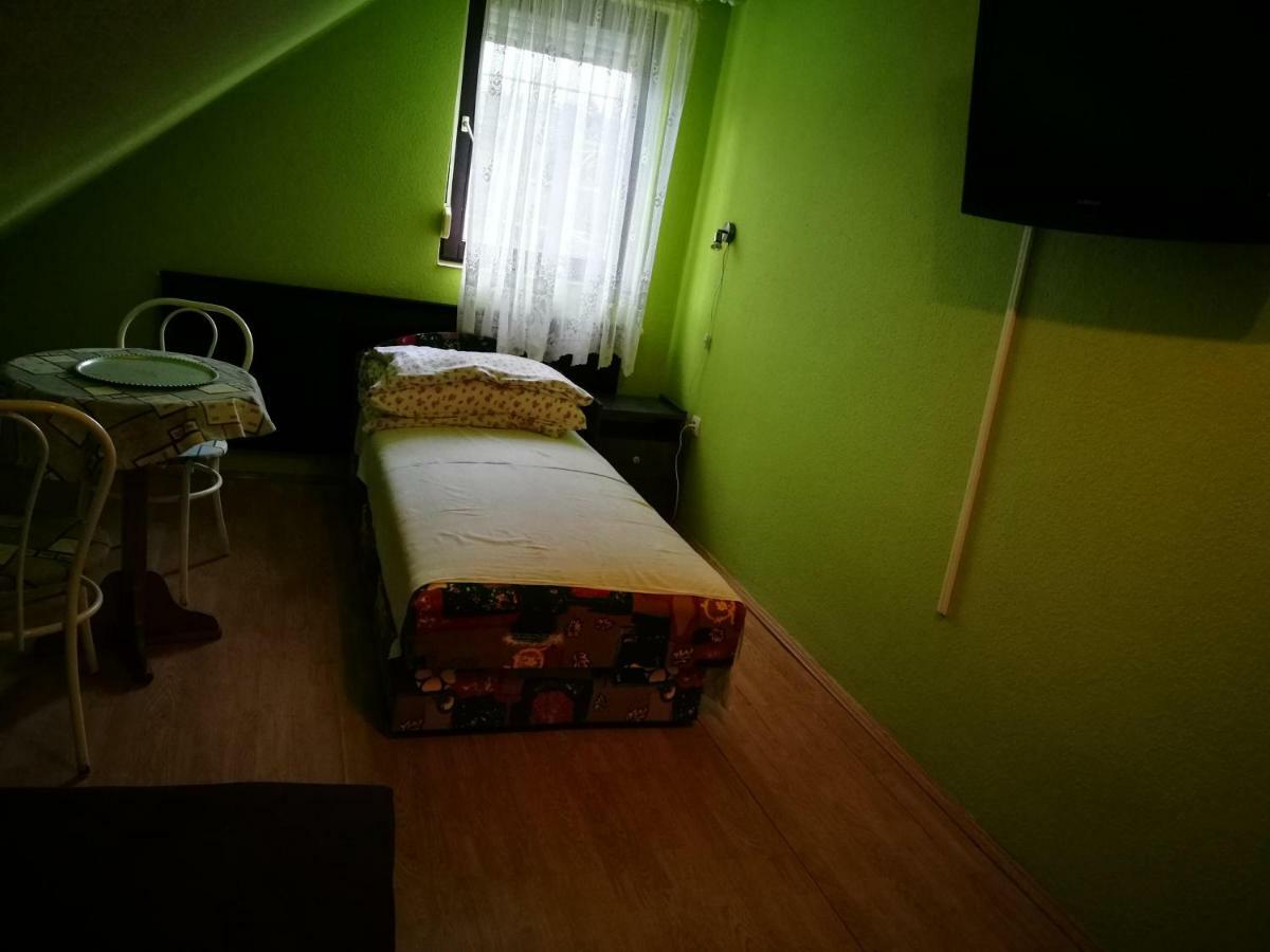 Paterdombi Vendeghaz Hotell Zalaegerszeg Exteriör bild
