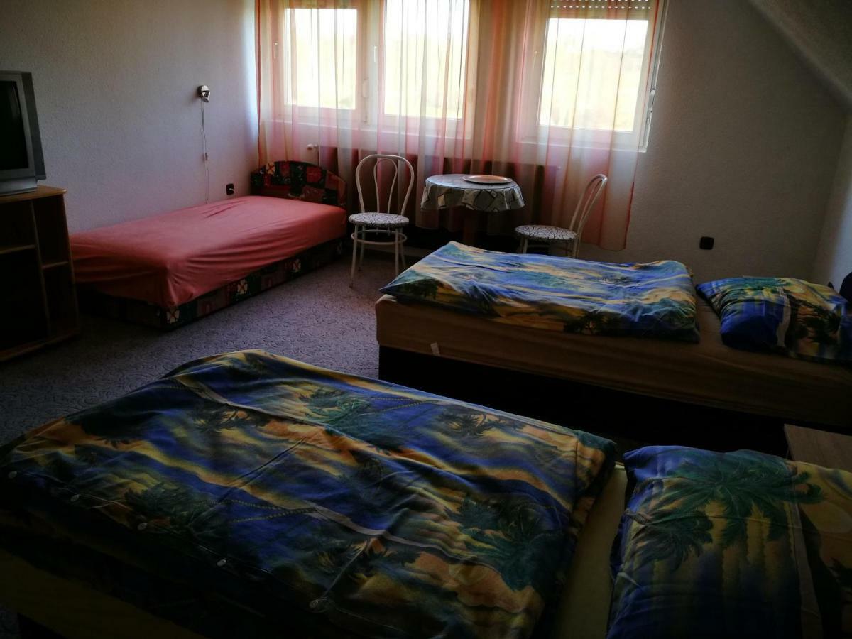 Paterdombi Vendeghaz Hotell Zalaegerszeg Exteriör bild